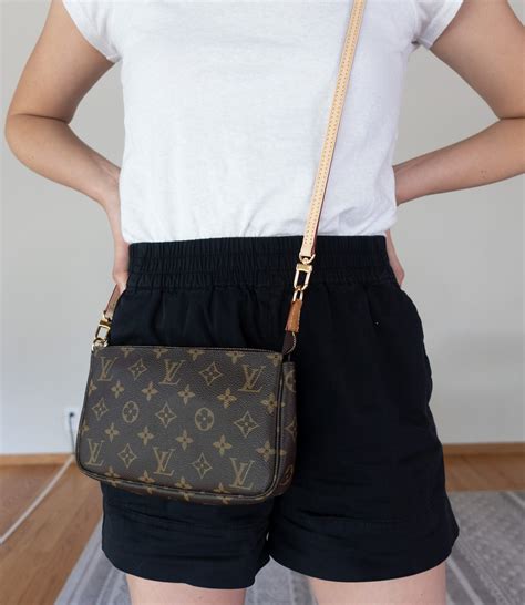 louis vuitton favorite mm how to attach strap|louis vuitton cross body strap.